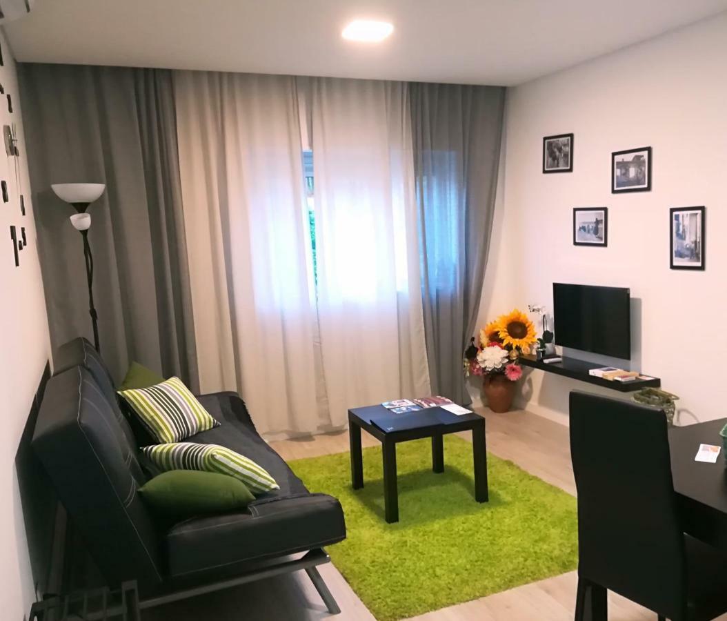 פומבל Iris Apartment מראה חיצוני תמונה