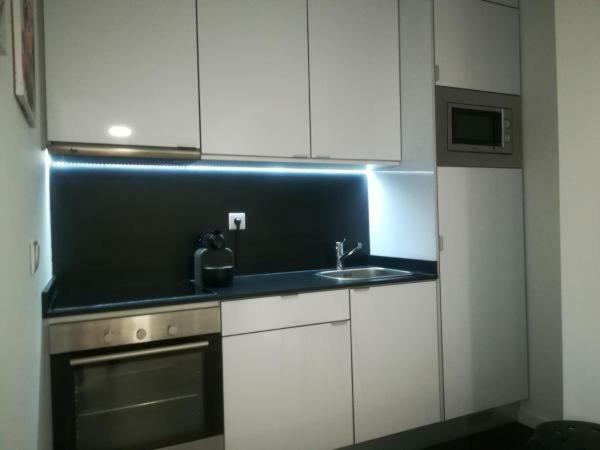 פומבל Iris Apartment מראה חיצוני תמונה