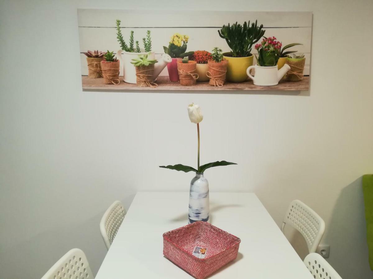פומבל Iris Apartment מראה חיצוני תמונה