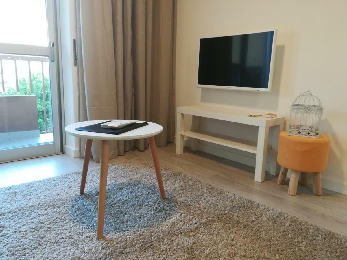 פומבל Iris Apartment מראה חיצוני תמונה